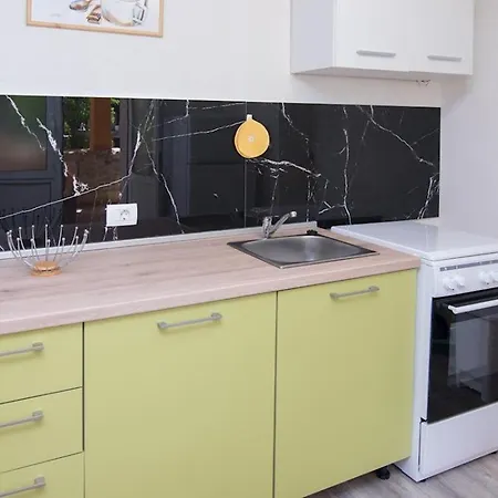 ゲストハウス By Dinka