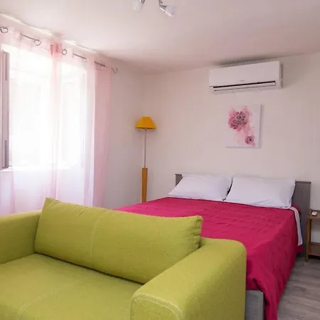 By Dinka ゲストハウス Ilovik