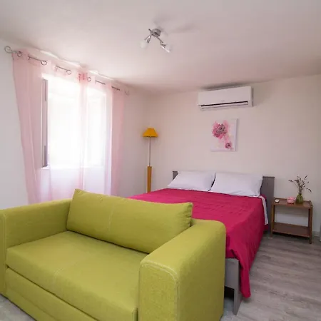 By Dinka Vendégház 3*