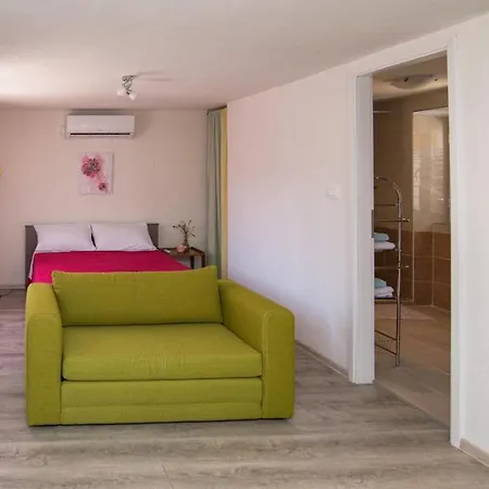 بيت ضيافة By Dinka